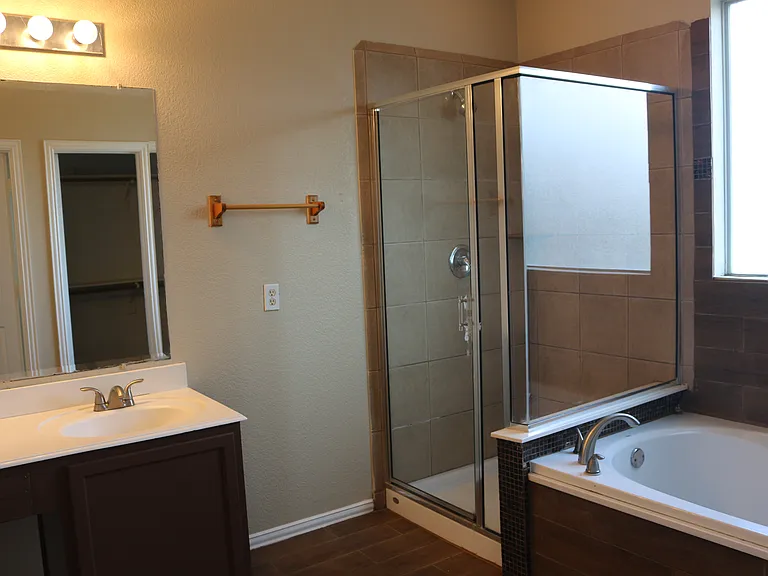 327 Regency Dr — Photo 28