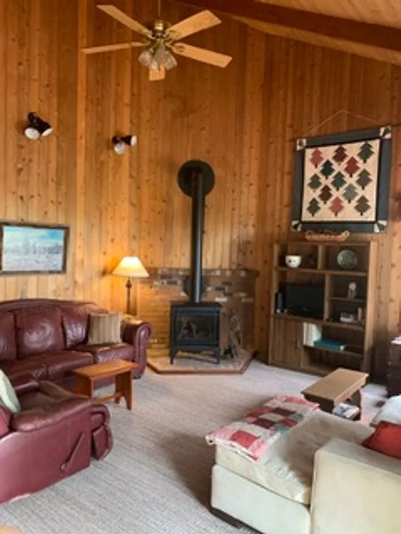 Live in Beautiful Sisters Oregon for the Winter — Photo 4