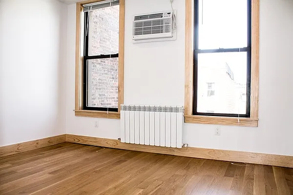 Rented by EXR | media 25