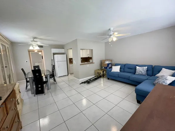 165 Coventry G, West Palm Beach, FL 33417