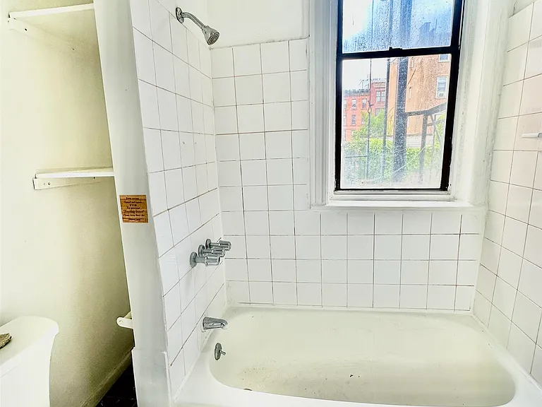 319 8th St #1R — Photo 8