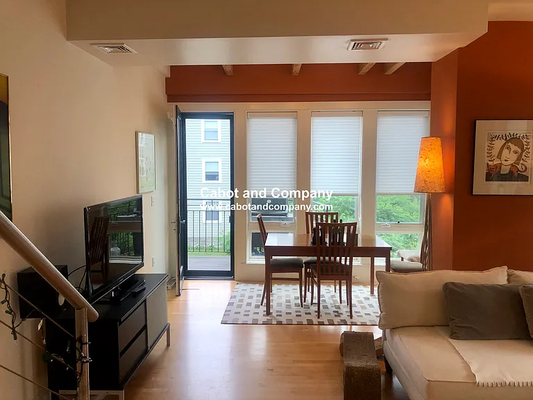 72 Hamilton St #11 — Photo 6