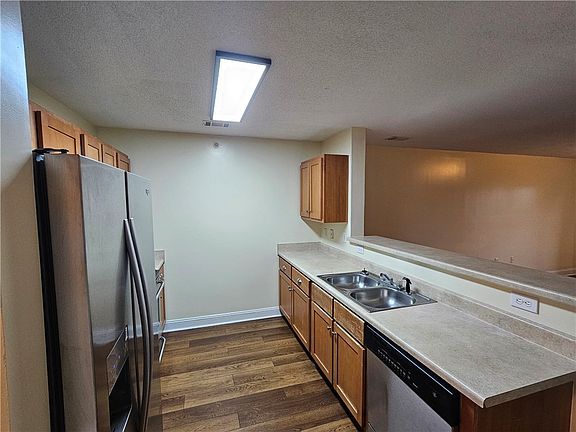 4th image of 621 Lookover Dr