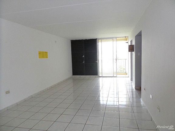 LIVING & DINING ROOM (2)