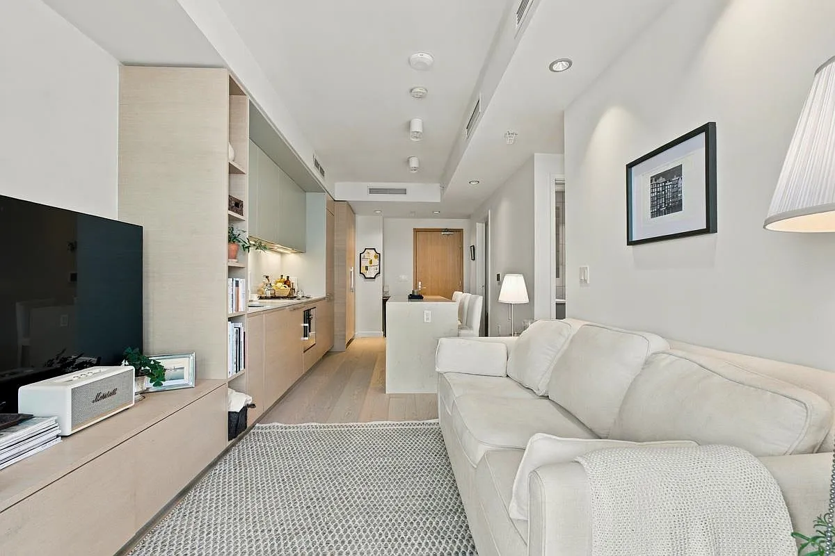 1 bed, 558 sqft, $3,000 — Photo 3