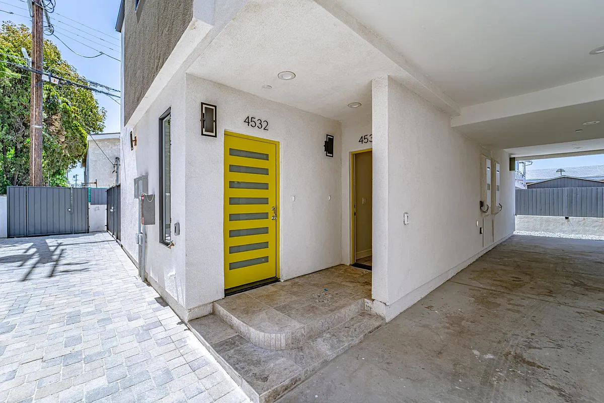 Building Photo - 4532 Saint Charles Pl