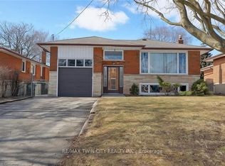 30 Moynes Ave, Toronto, ON M8Y 3B8