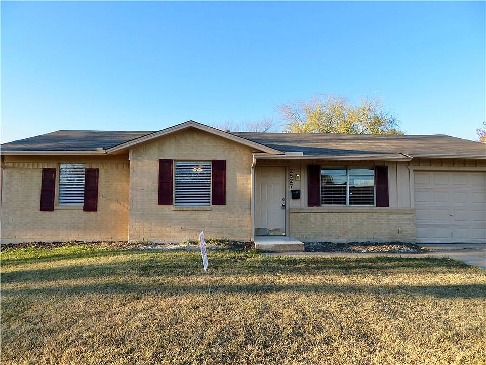 1st image of 2527 Emerald Dr