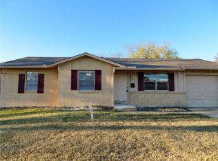 2527 Emerald Dr, Mesquite, TX 75150