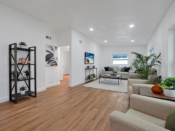 3rd image of 1711 White Ave #B