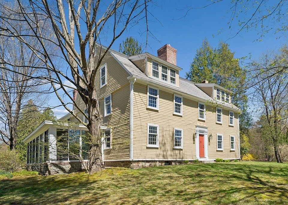 1st image of 302-302A Church St