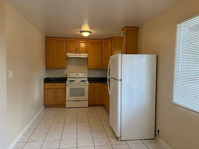 1547 Valle Vista Ave #1547 — Photo 5