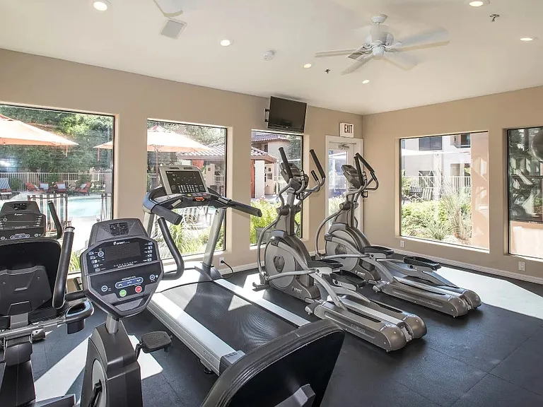 Scottsdale Highlands Apartments — Photo 7