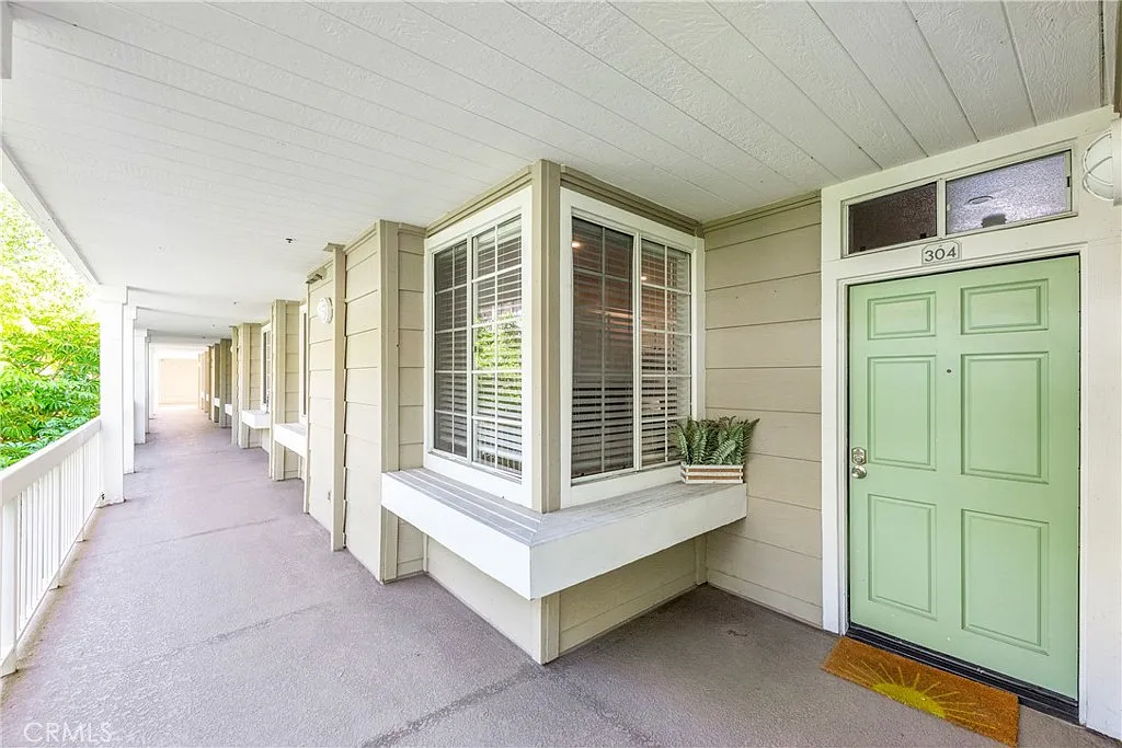 2 bed, 1101 sqft, $3,800 — Photo 2