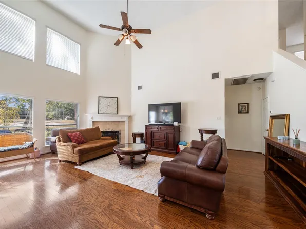 8402 Hunters Village Dr, Humble, TX 77346