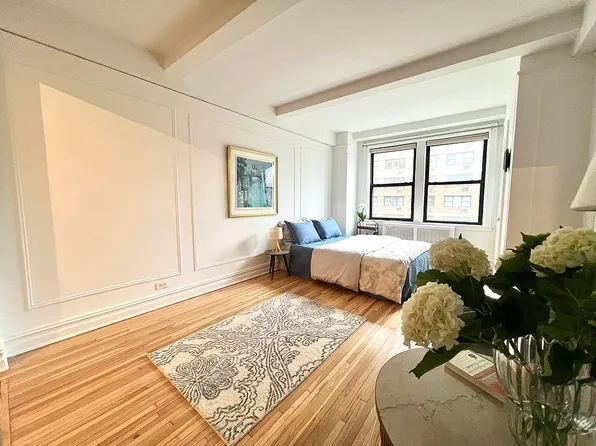 457 W 57th St #603, New York, NY 10019