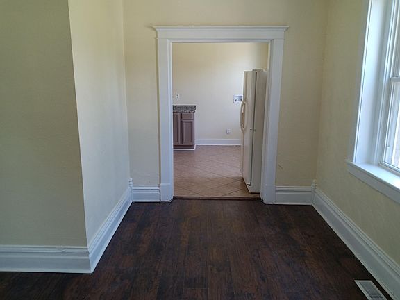 3rd image of 411 W 28th St #A