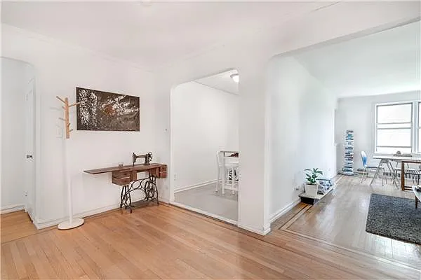 Rented by Metropolitan Res. Partners | media 33