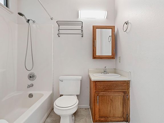 5th image of 244 Boyes Blvd
