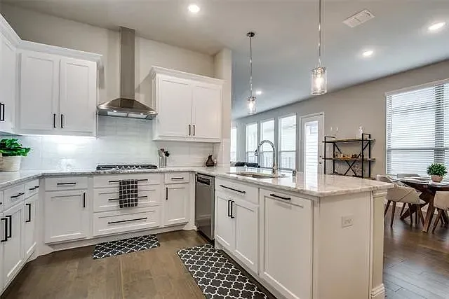 4211 Curtiss Dr — Photo 4