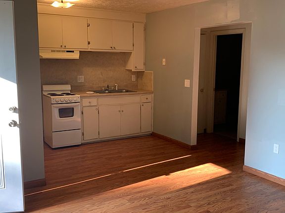 4th image of 375 Sunset St #2