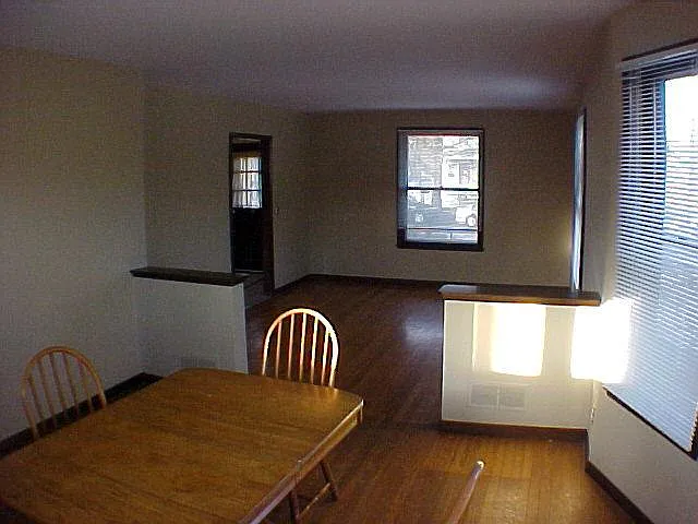557 S Ashley St — Photo 3