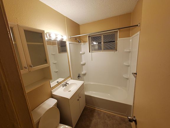 3rd image of 5530 Freeman Ave APT B