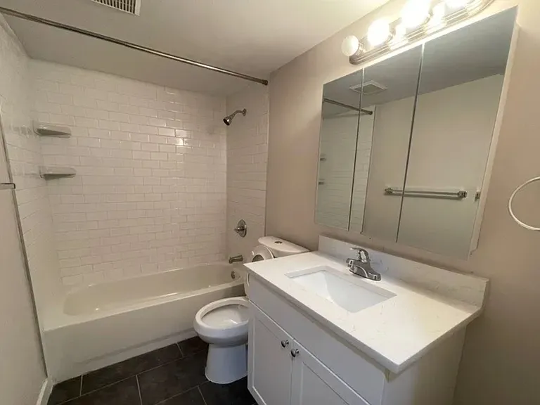 1525 Green St #1RR — Photo 17