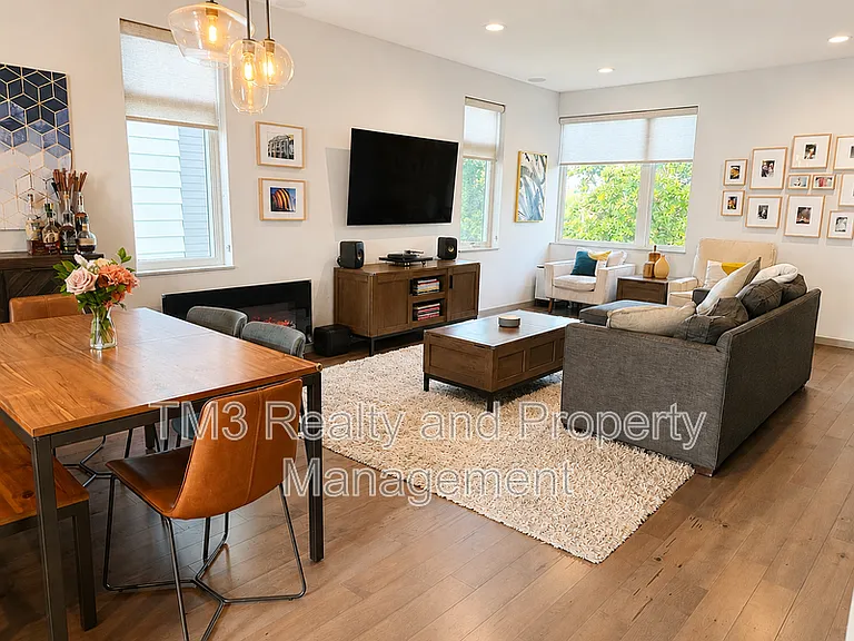 2436 Forest Ave — Photo 14