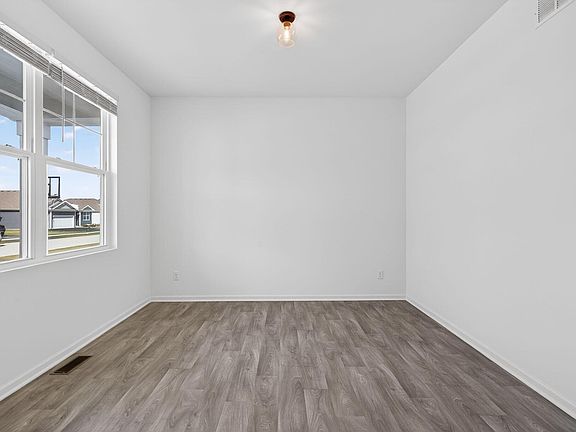 4th image of 10421 Privet Dr