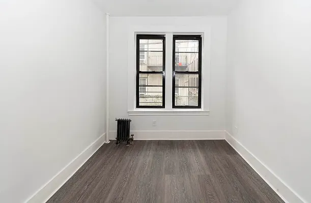 Rented by RealTegrity NY LLC | media 81