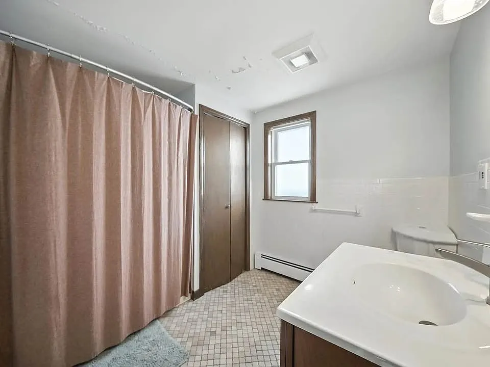 3 bed, 1066 sqft, $3,500 — Photo 3