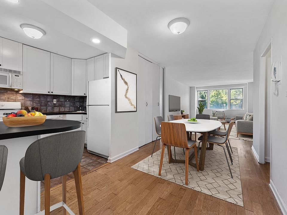 1st image of 5700 Arlington Ave APT 1T