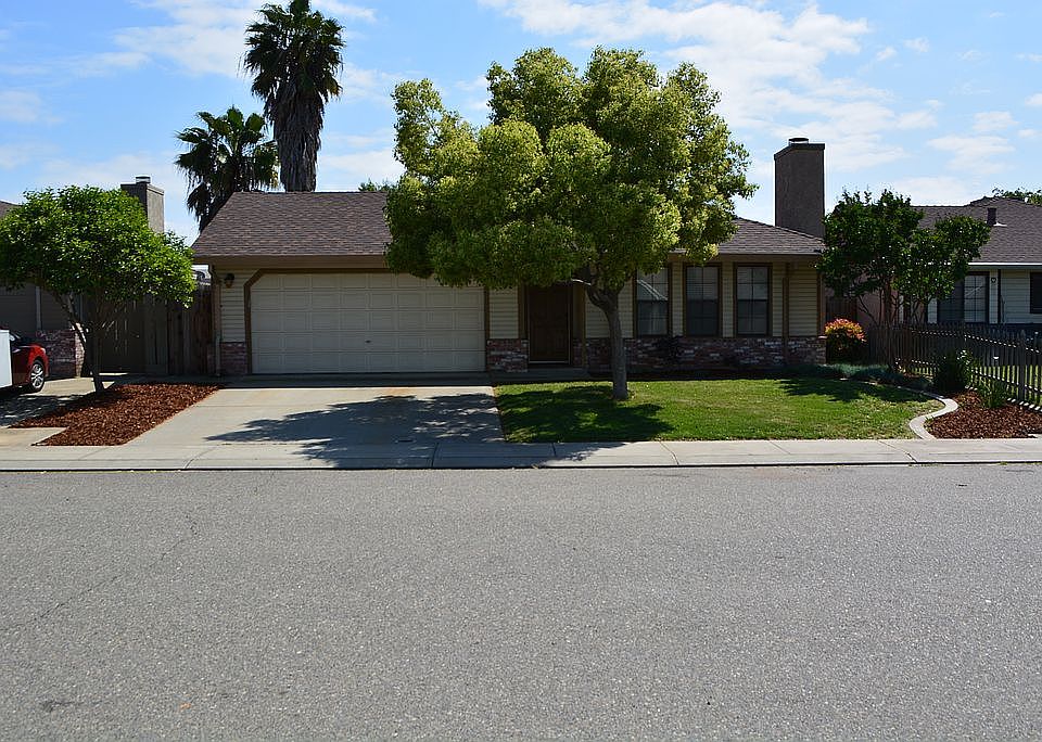 2nd image of 2742 Lindbrook Dr