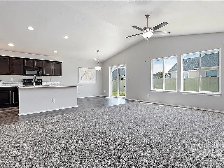 759 Pronghorn Dr — Photo 4