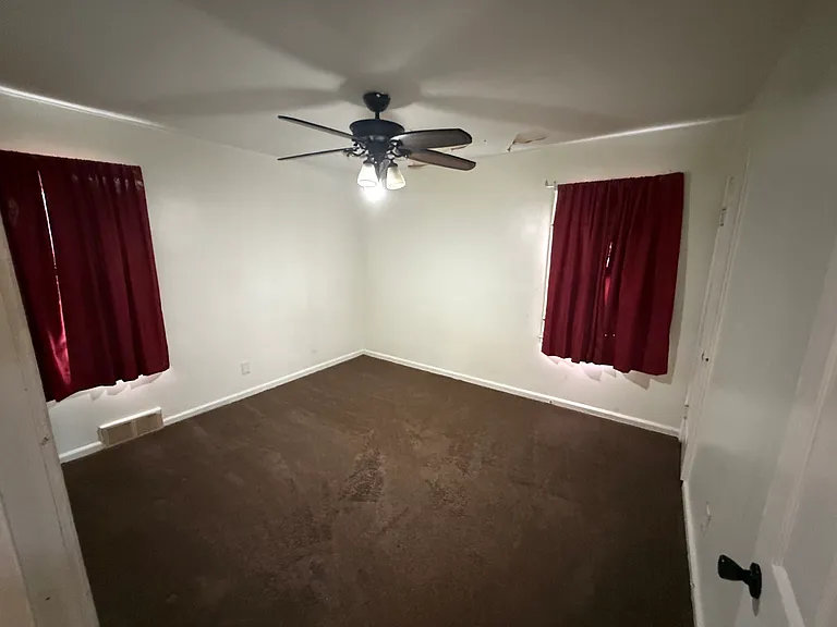 9030 Plainview Ave — Photo 9