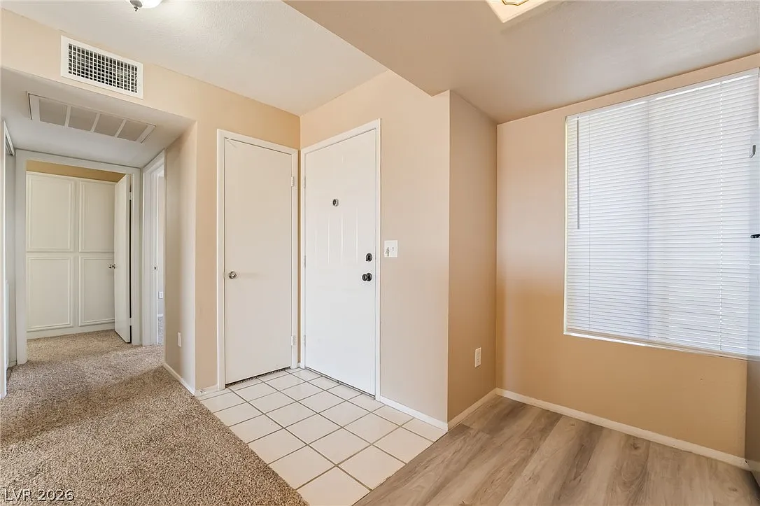 2 bed, 1.0 bath, 836 sqft, $1,275 — Photo 4