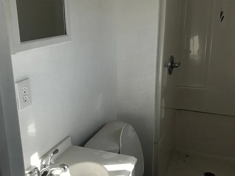 6505 S Vermont Ave — Photo 18