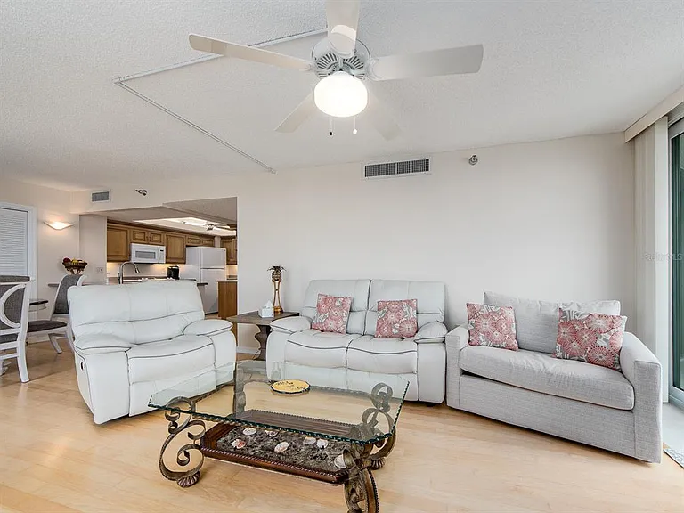 690 Island Way #404 — Photo 10