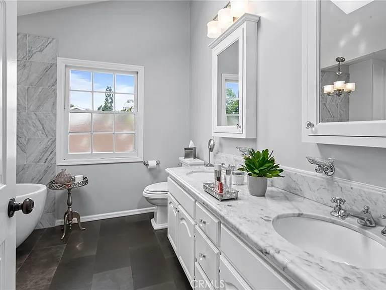 4323 Laurelgrove Ave — Photo 39