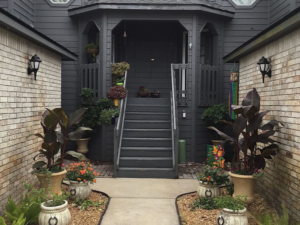 1st image of 210 Oak St #1003