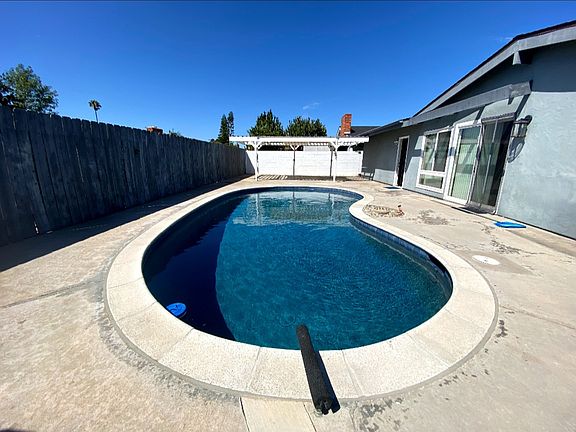 2nd image of 4218 Mount Putman Ave