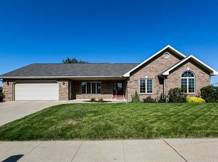 6123 Forest Hills Dr, Asbury, IA 52002