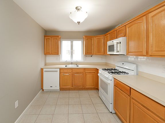 eat in kitchen
