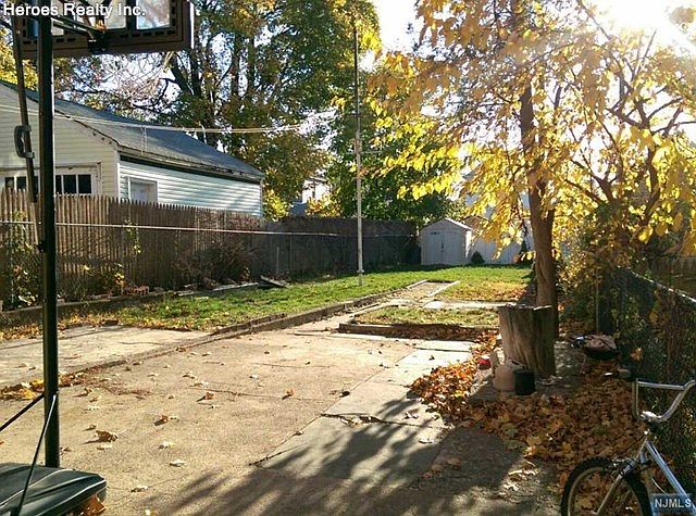 2nd image of 38 Autumn St