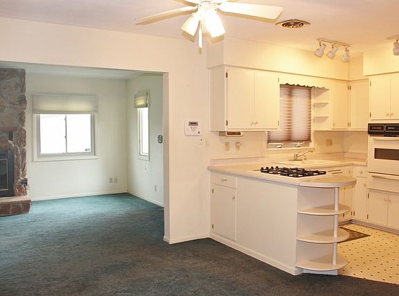 3rd image of 712 Woodland Dr