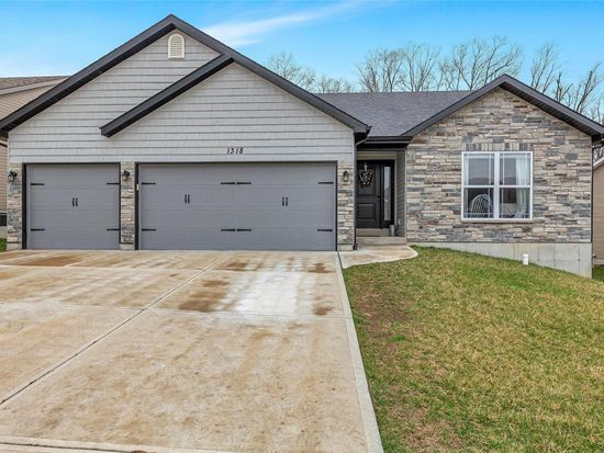 1318 Farnman Dr, Herculaneum, MO 63048