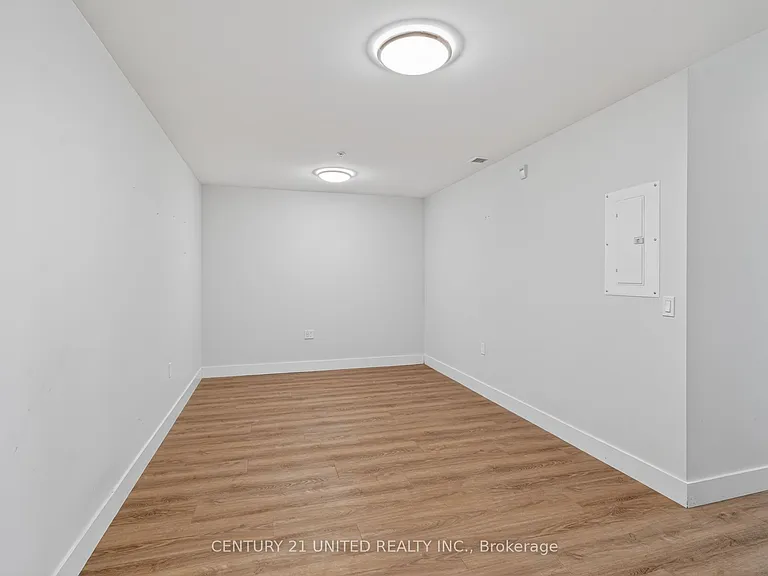 475 George St N #329 — Photo 33