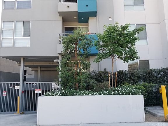 2nd image of 10850 Bloomfield St #406