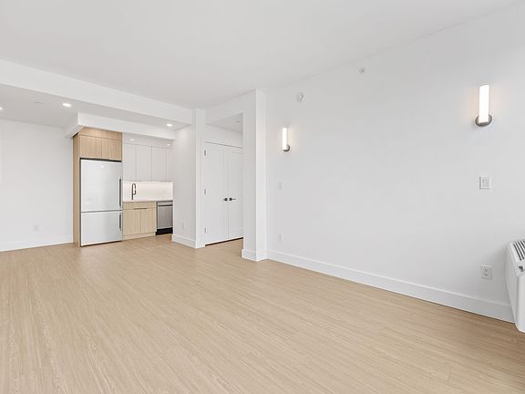 3rd image of 134 Erasmus St #5B